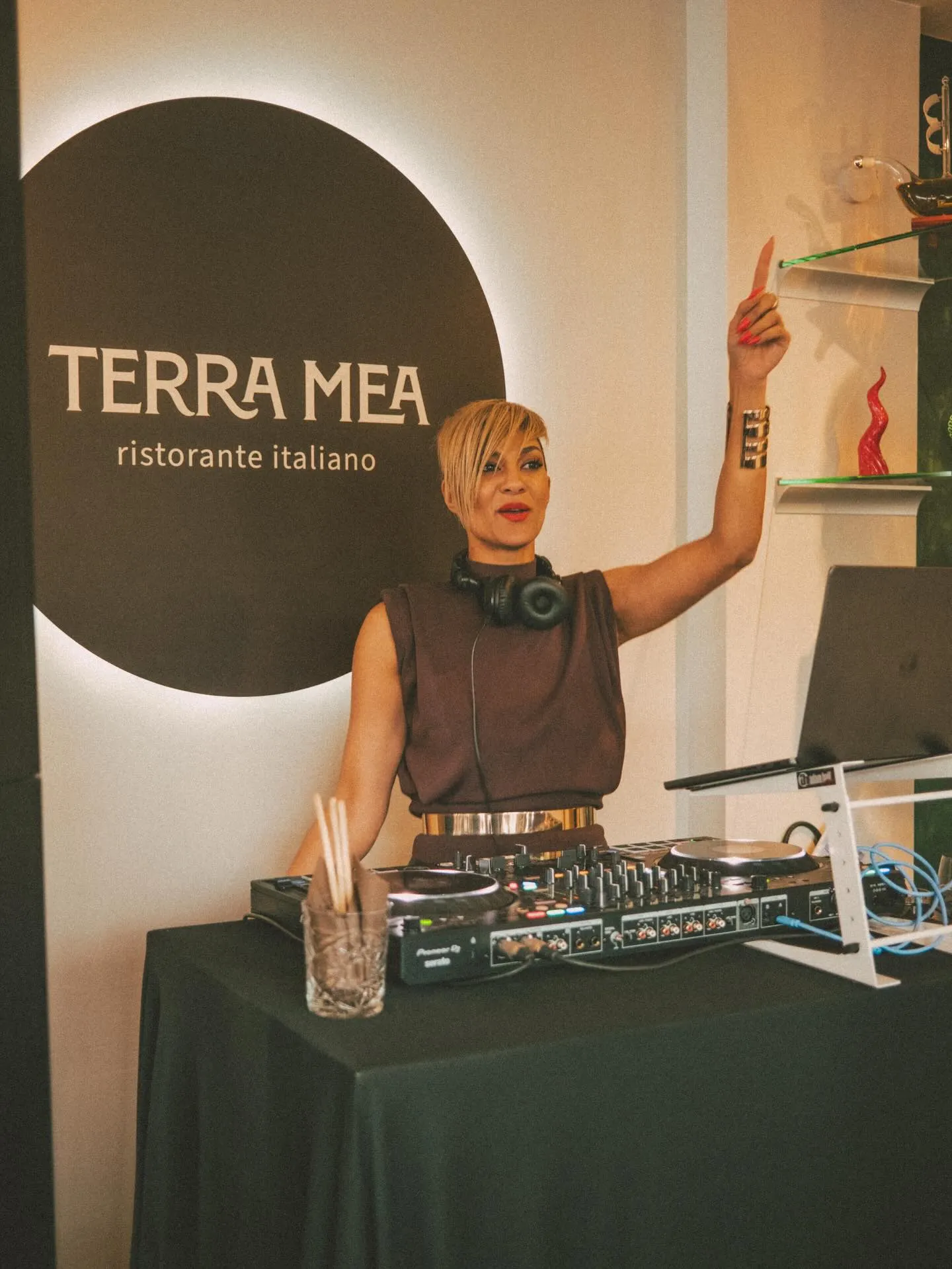 Terra-Mea-Schriftzug im Gastraum